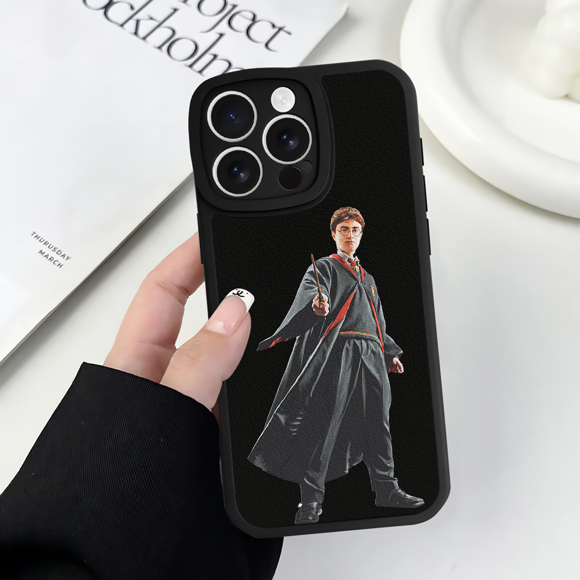 （画像用） Harry Potter ハリー・ポッターシリーズ 【iPhone 16シリーズ対応】シリコンスマホケース（レザー調） 材質：シリコン
